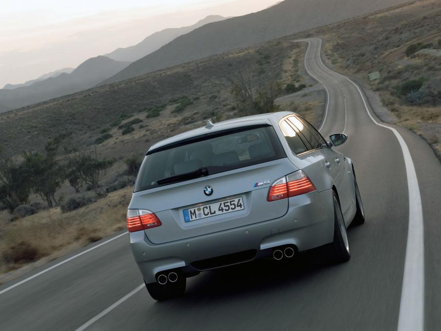  BMW M5 Touring 2007 года  (фото 15 из 56)